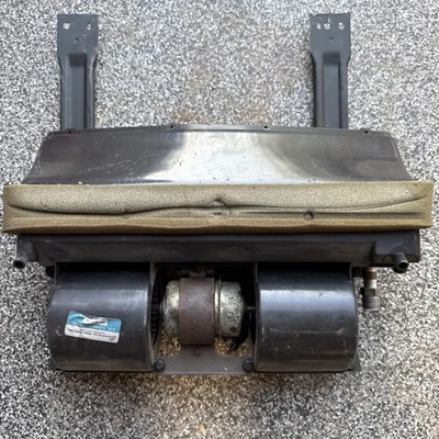 1973-91 Chevy Squarebody Suburban Rear Air Conditioning Unit A/C Harrison GM - Image 1 of 4