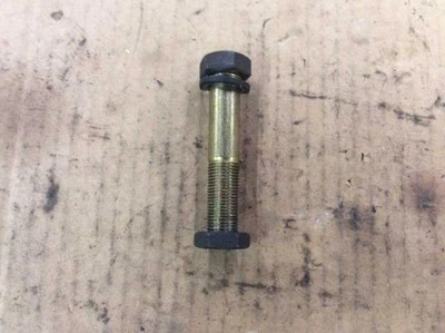 81 82 83 84 85 MERCEDES BENZ 300D 300TD 300CD REAR CONTROL ARM TO SUBFRAME BOLT - Image 1 of 4