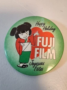 Vintage Fuji Film Button – Happy Holiday Joyeuses Fêtes Promo Pin Canada 1980s - Picture 1 of 2
