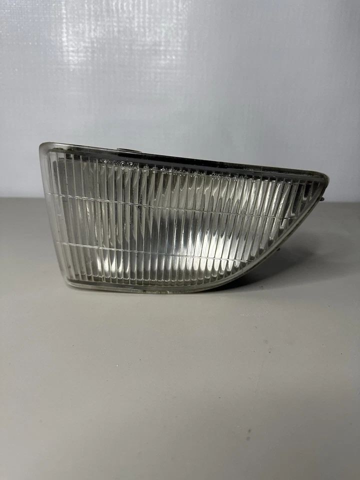 Faro antiniebla delantero izquierdo LEXUS SC300 SC400 1992-1995 81390-24021 OEM Foto 1 de 4