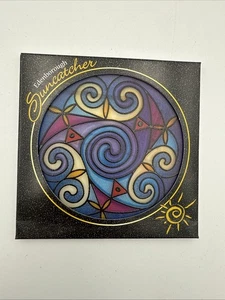 EDENBOROUGH Suncatcher 5" CELTIC TREISKELION Handmade Glass - Picture 1 of 2