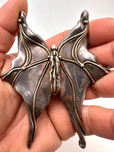 🇫🇷 Grande broche/Pendentif "papillon" en argent 925 bijou d'Artiste signée J E - Foto 1 di 7