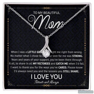 Love Knot Necklace Gift for Mom from Son or Daughter, Birthday Jewelry Present - Foto 1 di 8