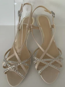 Clarks Silk Vine Wide Fit Nude Satin Slingback Pfennigabsatz Party Sandalen 5,5 E - Bild 1 von 7