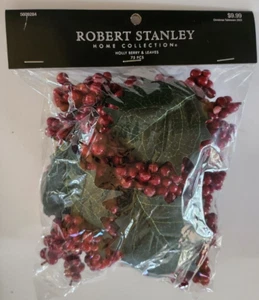 Robert Stanley Christmas Red Berry & Leaves  75 Pieces Table Scatters - Picture 1 of 3