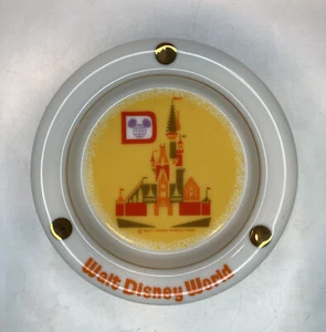 Cenicero vintage de Walt Disney World hecho en Japón con borde dorado - Imagen 1 de 4