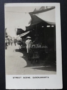 No.11R DJOCKJAKARTA STREET SCENE RP Peeps Into Many Lands - Cavanders Ltd 1928 - Picture 1 of 1