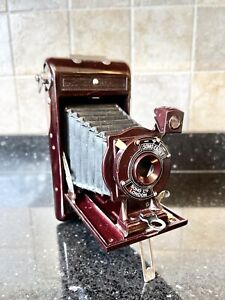 Soho Cadet Bakelite Dark Burgundy 1930s Camera. Excellent Condition. Vintage.