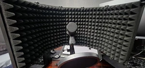 Studio Recording Microphone Isolation Shield with Pop Filter and Metal Tripod. - Picture 1 of 4