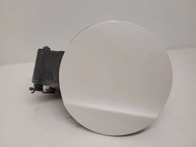 2010-2019 FORD TAURUS Fuel Filler Door White AG1Z54405A26AAPTM    Foto 1 de 4