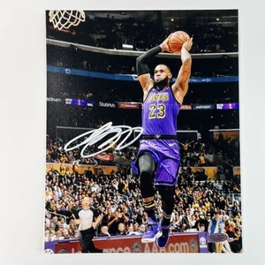 Lebron James #23 Autographed LA Lakers Legend 8x10 Signed COA Hologram - Picture 1 of 11