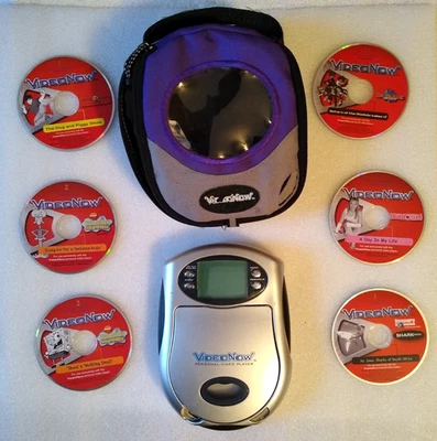 Reproductor de video Hasbro 2003 blanco y negro con 6 discos y estuche probado funciona Foto 1 de 4