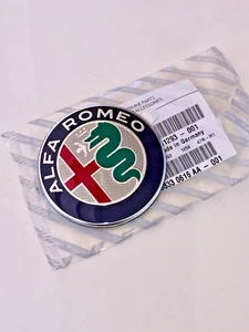 Alfa Romeo Giulia - Stelvio - Tonale 4C Front Grille Badge Genuine Original Part - Picture 1 of 1