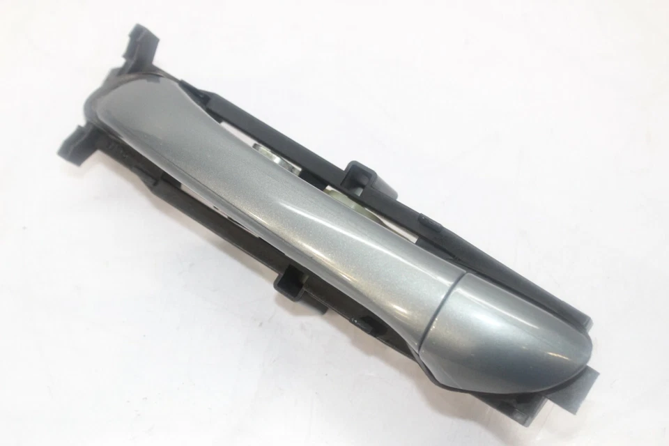 2003-2007 MERCEDES-BENZ C230 REAR LH DRIVER SIDE EXT. DOOR HANDLE L3315  - Image 1 of 4