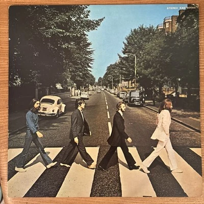 The Beatles Abbey Road 1976 Japanese Press Vinyl LP VG+/EX EAS-80560 Flag Series - Image 1 of 4