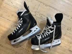 CCM 1052 Eishockey Schlittschuhe Herren Erwachsene Größe 9 - Bild 1 von 6