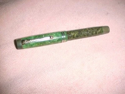 PARKER DUOFOLD JADE GREEN - 14K DUOFOLD NIB  -  GOLD FILLED TRIM - 4 1/2" CAPPED - Image 1 of 4