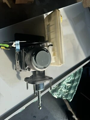 2022 JEEP WAGONEER OEM 5.7L ABS PUMP & MODULE W/ POWER BRAKE BOOSTER MASTER CYL - Image 1 of 4