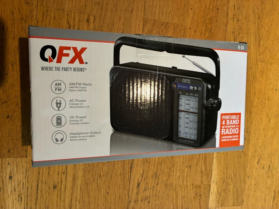 Nuevo QFX R-24 Portátil 4 Bandas Radio AM/FM/SW1/SW2 Conector para Auriculares AC/Batería Negro Foto 1 de 4