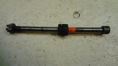 Honda S65 H1060 1966 ~ eje delantero con espaciador de tuercas Foto 1 de 3