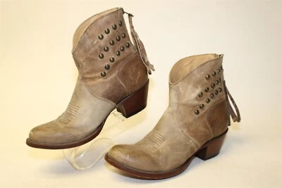 Shyanne Womens 7 B Studded Leather Tasseled Back Zip Western Ankle Boots BBW202 - Image 1 of 4