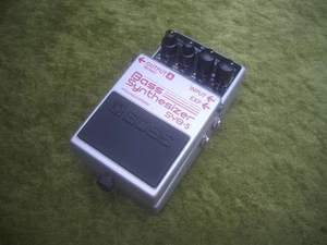BOSS SYB3 BASS SYNTHEESIZER PEDAL - BOSS SYB 3 SYNTHESIZER PEDAL- FREE P & P - Picture 1 of 12