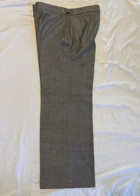 Pantalones de vestir largos grises con bolsillos talla 10 Armani para mujer Foto 1 de 4