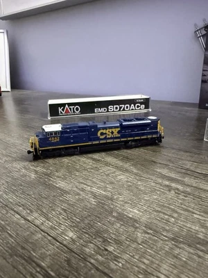 N Scale KATO DCC Equipped CSX Locomotive 4842 - Image 1 of 4
