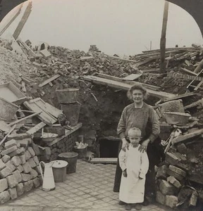 Family living in their Ruined House Lens WWI Stereoview c1915 - Picture 1 of 5