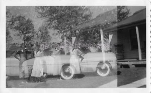 FOTO FAMILIAR VINTAGE ENCONTRADA EN BLANCO + NEGRO DOBLE EXPOSICIÓN ORIGINAL Instantánea 34 41 B - Imagen 1 de 1