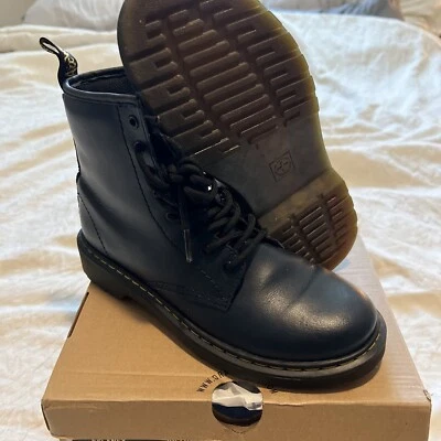 Dr. Martens “Delaney” Azul Marino Talla 4y  Foto 1 de 4