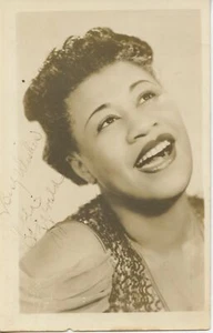 Fitzgerald, Ella. (1917–1996): Early Signed Postcard Photograph JAZZ - Picture 1 of 1