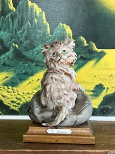 Vtg 1984 Capodimonte , Giuseppe ,G. Armani, Cat on Cushion, Italy stamped - Picture 1 of 8