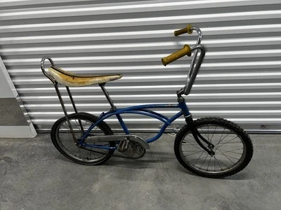 1973 Schwinn Stingray Deluxe 3/5 Speed Frame Bicycle - Image 1 of 4