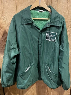 Chaqueta Entrenadores Vintage Verde Satinado XL en Blanco Hecha en EE. UU. Frontal a Presión Grandpa Core Foto 1 de 4