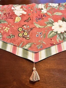 Hübscher "WILLIAMSBURG" Baumwoll-Jacquard Blumen/gestreift Volant 50 B x 22,5 L ZWEI VERFÜGBAR - Bild 1 von 18