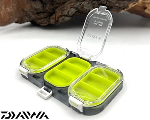 Daiwa Kleinteilebox Wasserdicht Shallow Green Smoke 9 Rooms 11x6,5x1,3cm Box ABS - Picture 1 of 10