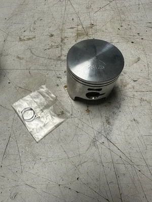 Polaris OEM Piston 3085895 - Image 1 of 4
