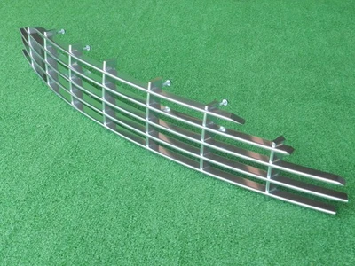 Radiador parrilla cromada superior delantero violado Aston Martin número de pieza Ad43-8A100-Ab Foto 1 de 4