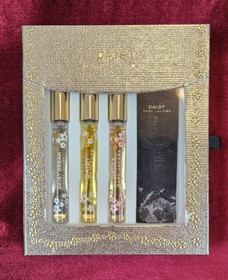 3 PIEZAS MARC JACOBS DAISY Eau de Toilette Travel Rollerball Trio 3 X 0,33 OZ. Nuevo en caja Foto 1 de 4