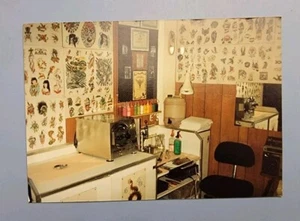 Foto flash original de la tienda de tatuajes británica Reino Unido de los años 70 3,5x5 - Imagen 1 de 2
