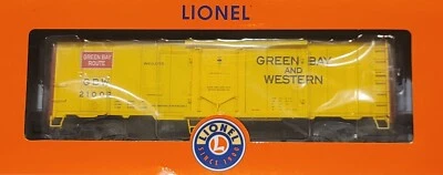BM1: Lionel No. 2026081 40′ Plug Door Reefer Green Bay & Western #21002 - Image 1 of 3