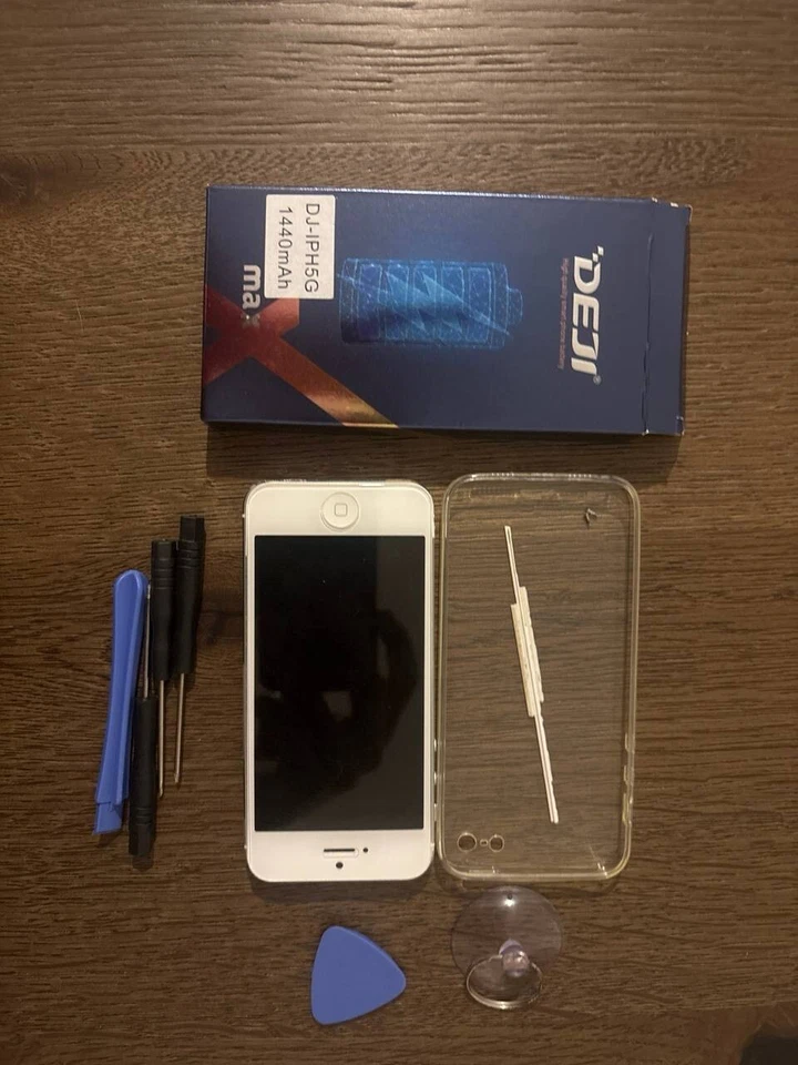 iPhone 5 sbloccato Argento 16 GB + batteria nuova sostituita DA SISTEMARE - Immagine 1 di 4