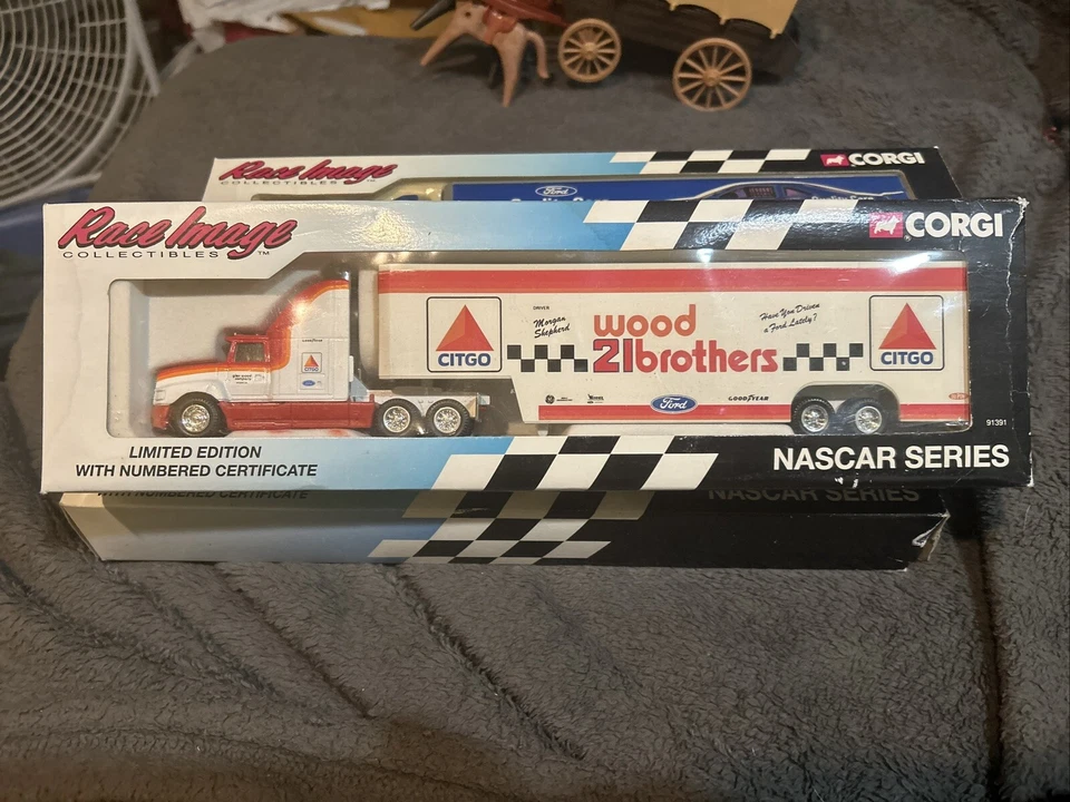 Corgi Race Nascar Transporter Woods Brothers Morgan Shepherd - Image 1 of 1