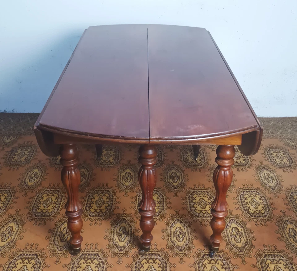 Table Louis Philippe en noyer 6 pieds - Photo 1/4