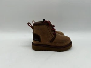 UGG Neumel II Kinder Stiefel Braun EUR 22 - Picture 1 of 3