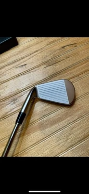 Srixon ZXi5 Forged 4 Iron Right Handed – Project X LZ 120 Stiff – Near Mint - Image 1 of 4
