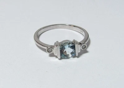 BLUE NATURAL AQUAMARINE SET IN 14K SOLID WHITE GOLD RING W / DIAMOND ACCENTS - Image 1 of 4