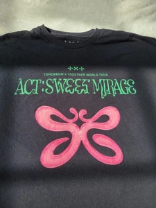 Camiseta Tomorrow X Together (TXT) - Act: Sweet Mirage Tour - Unisex XL - Imagen 1 de 7