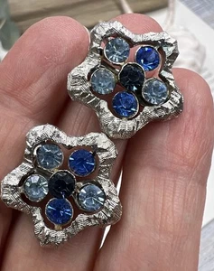 Pendientes de clip vintage Coro azul estrás tono plata bisutería 💙 - Imagen 1 de 15